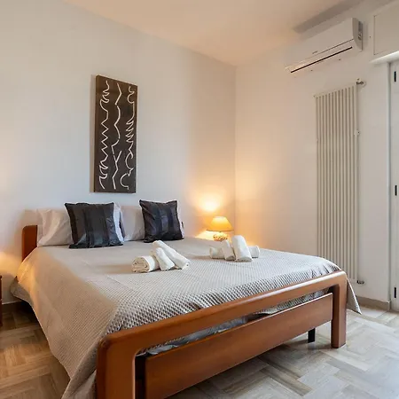 Dimora Waterfront Apartmán *